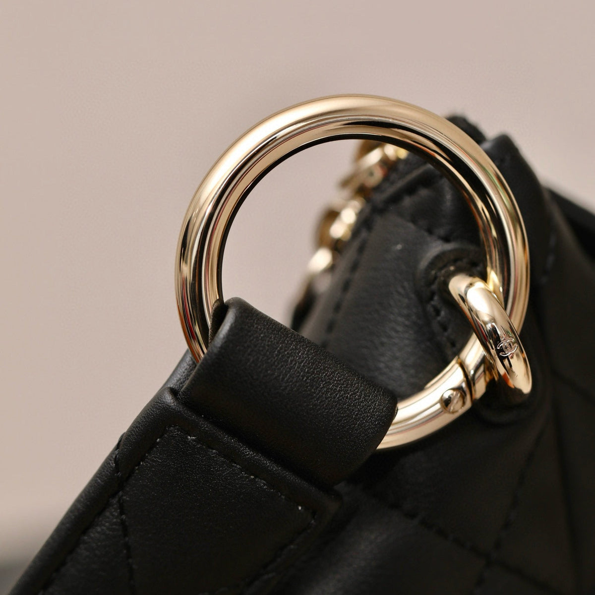 Chanel 23B Maxi Hobo Bag detail shot – authentic designer craftsmanship