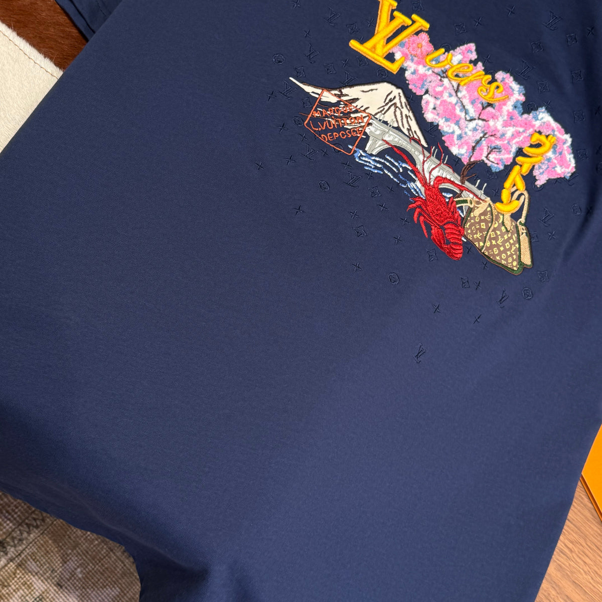 Louis Vuitton T-Shirts- Louis Vuitton Lou T-shirt Premium Designer Cotton T-Shirt
