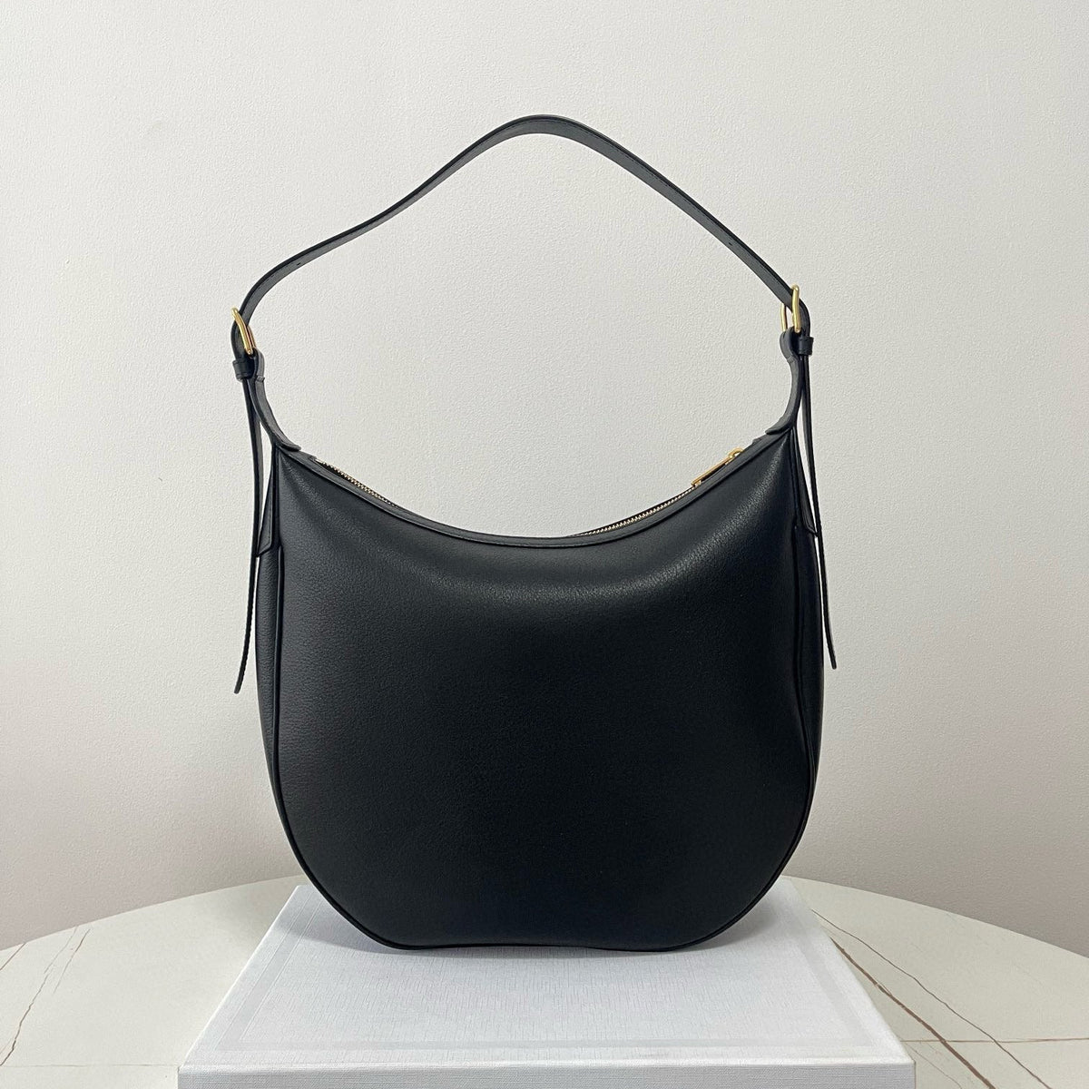 Bags- Cel Medium Heloise Bag Elegant Everyday Designer Handbag