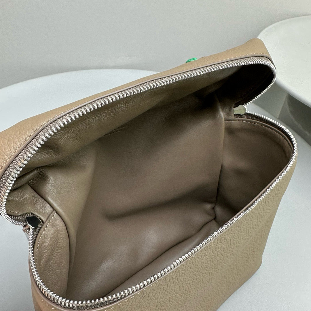 Bags- Loro P Extra Pocket Backpack Elegant Everyday Designer Handbag