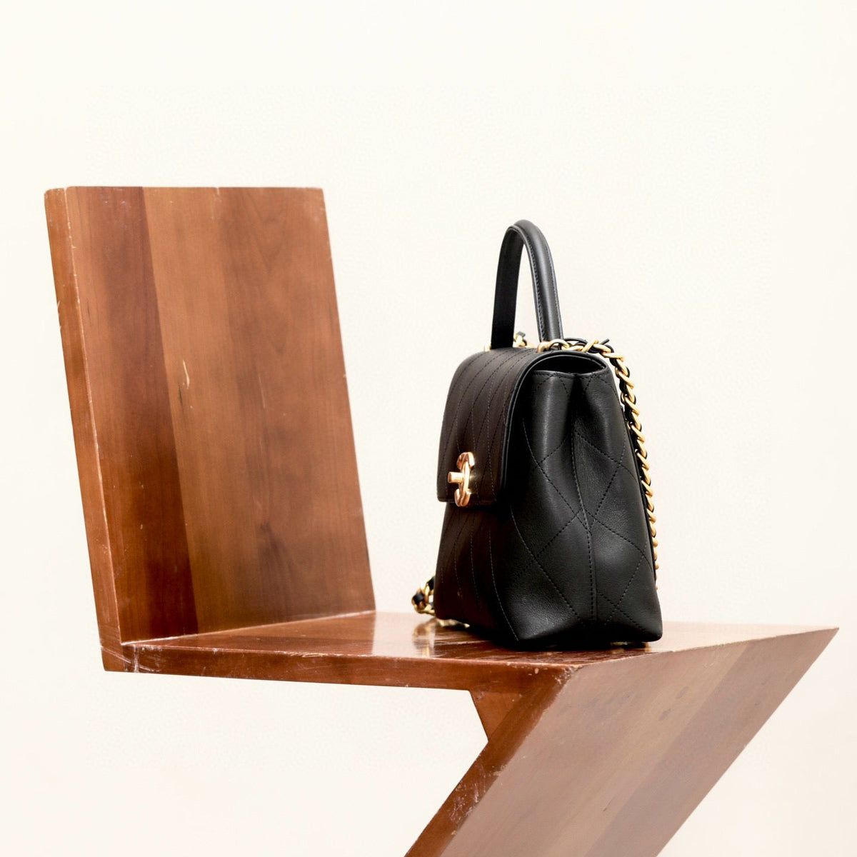 Chanel 25S Small Bag detail shot – authentic designer craftsmanship