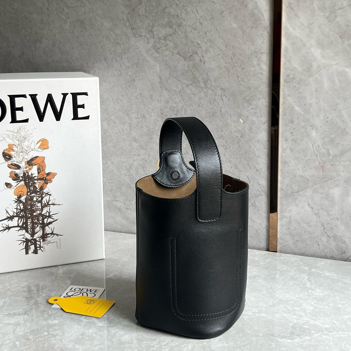 Bags- Loew Mini Pebble Bucket Bag Elegant Everyday Designer Handbag