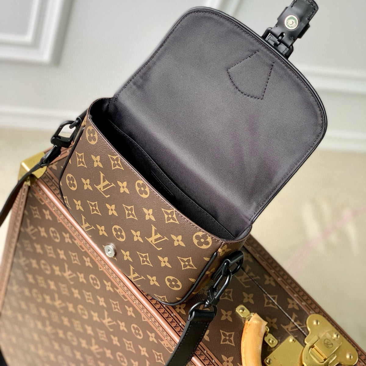 Louis Vuitton Bags- Louis Vuitton Lou Montsouris Messenger Pm Bag Elegant Everyday Designer Handbag