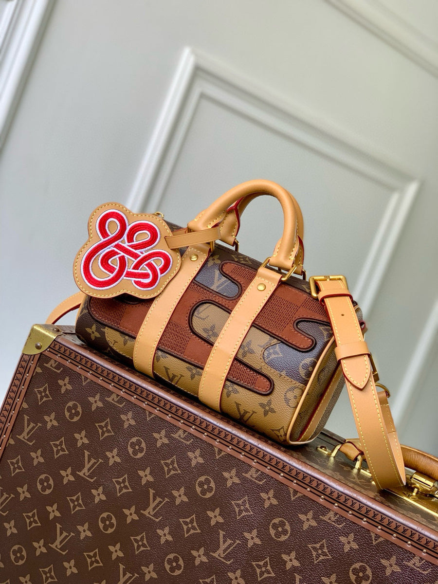 Velouxe Bags?  Velouxe Lou Keepall 25 Bag Premium Designer Shoulder Bag