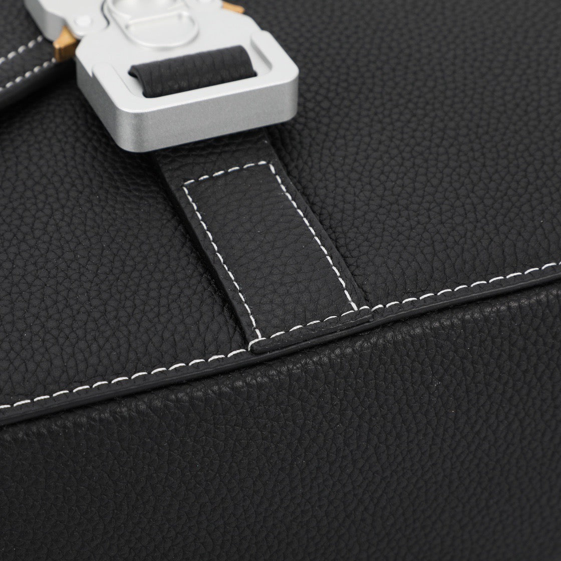 Dior Bags- Dior Saddle Messenger Bag Elegant Everyday Designer Handbag