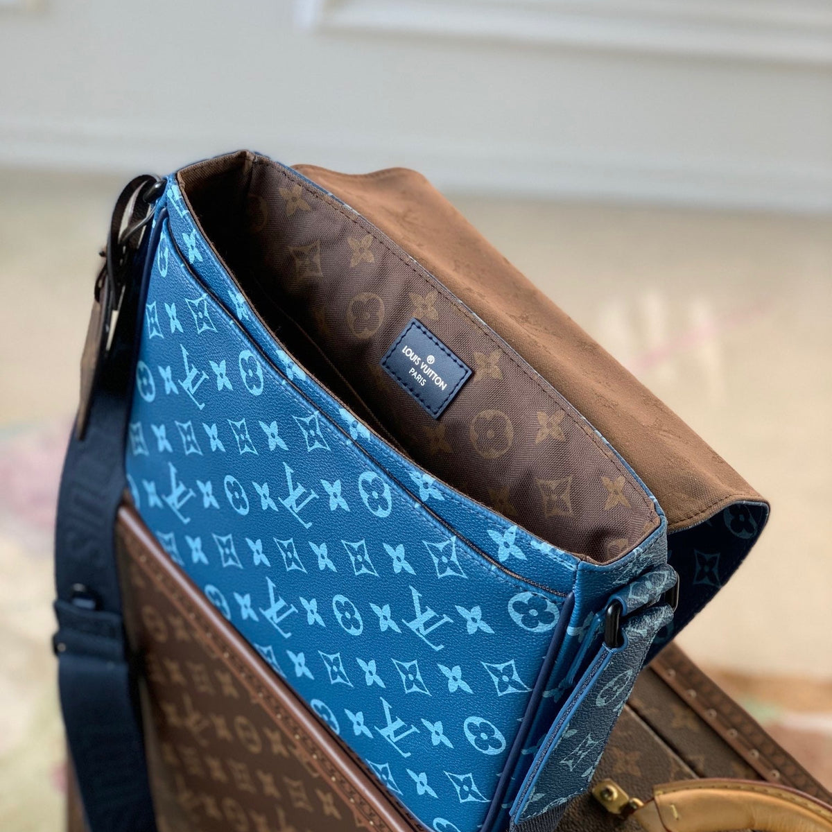 Louis Vuitton Wallets- Louis Vuitton Lou District Pm Messenger Bag Compact Luxury Card Wallet