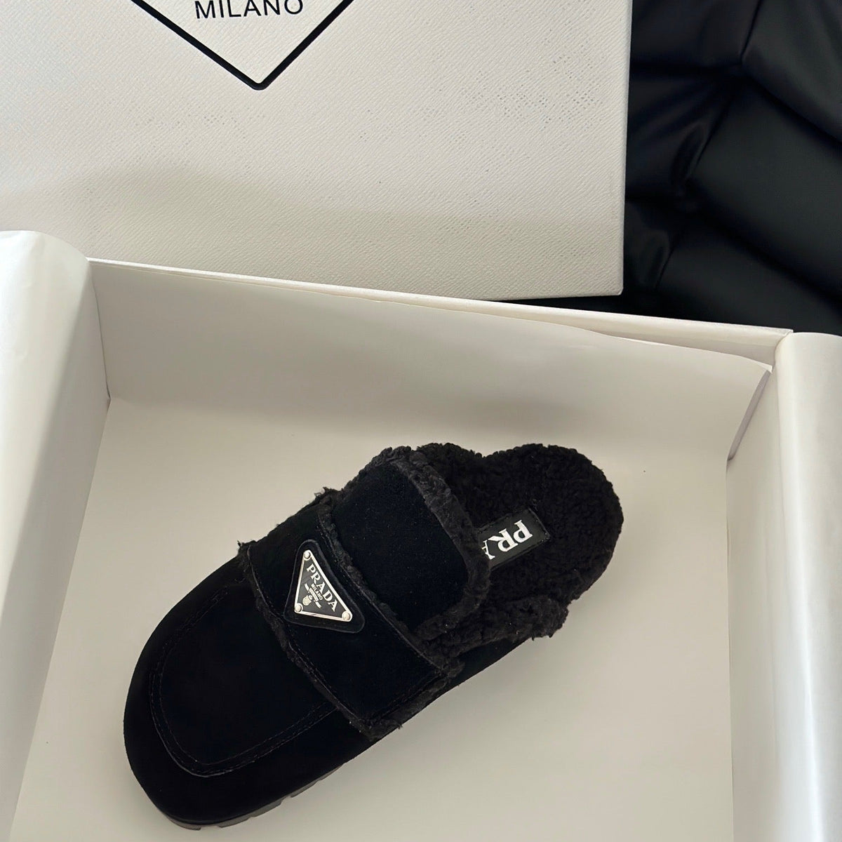 Accessories- Pd Shearling Slippers Luxury Designer Fashion Accessory