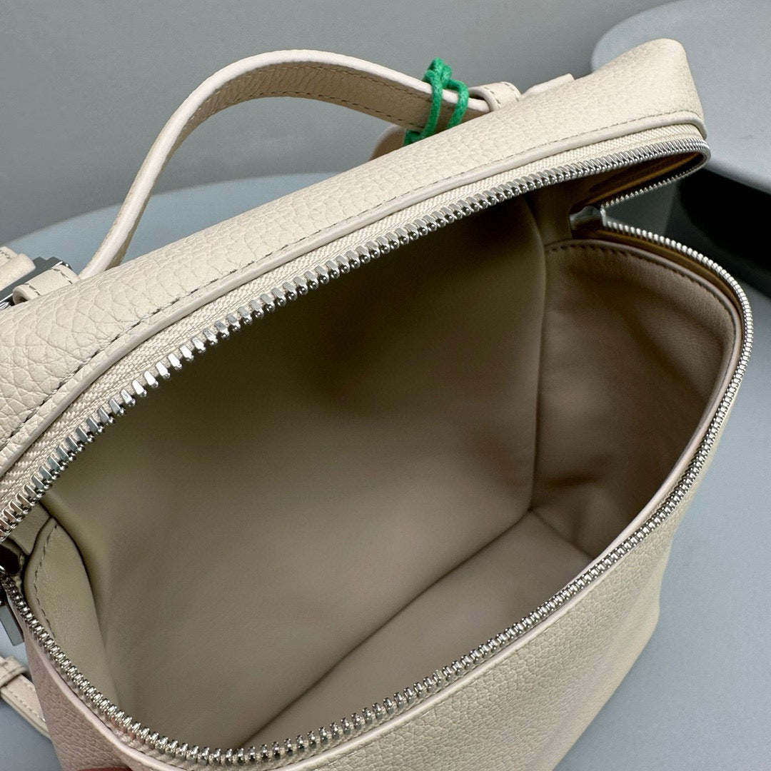 Bags- Loro P Extra Pocket Backpack Luxury Designer Leather Handbag
