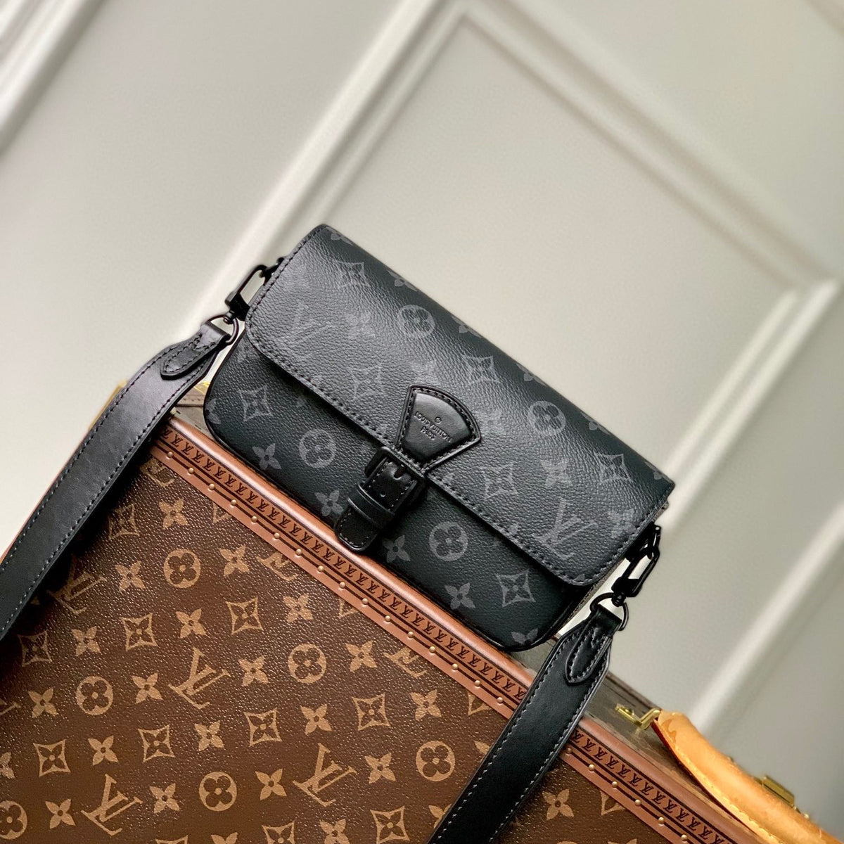 Louis Vuitton Wallets- Louis Vuitton Lou Montsouris Wearable Wallet Premium Leather Designer Wallet