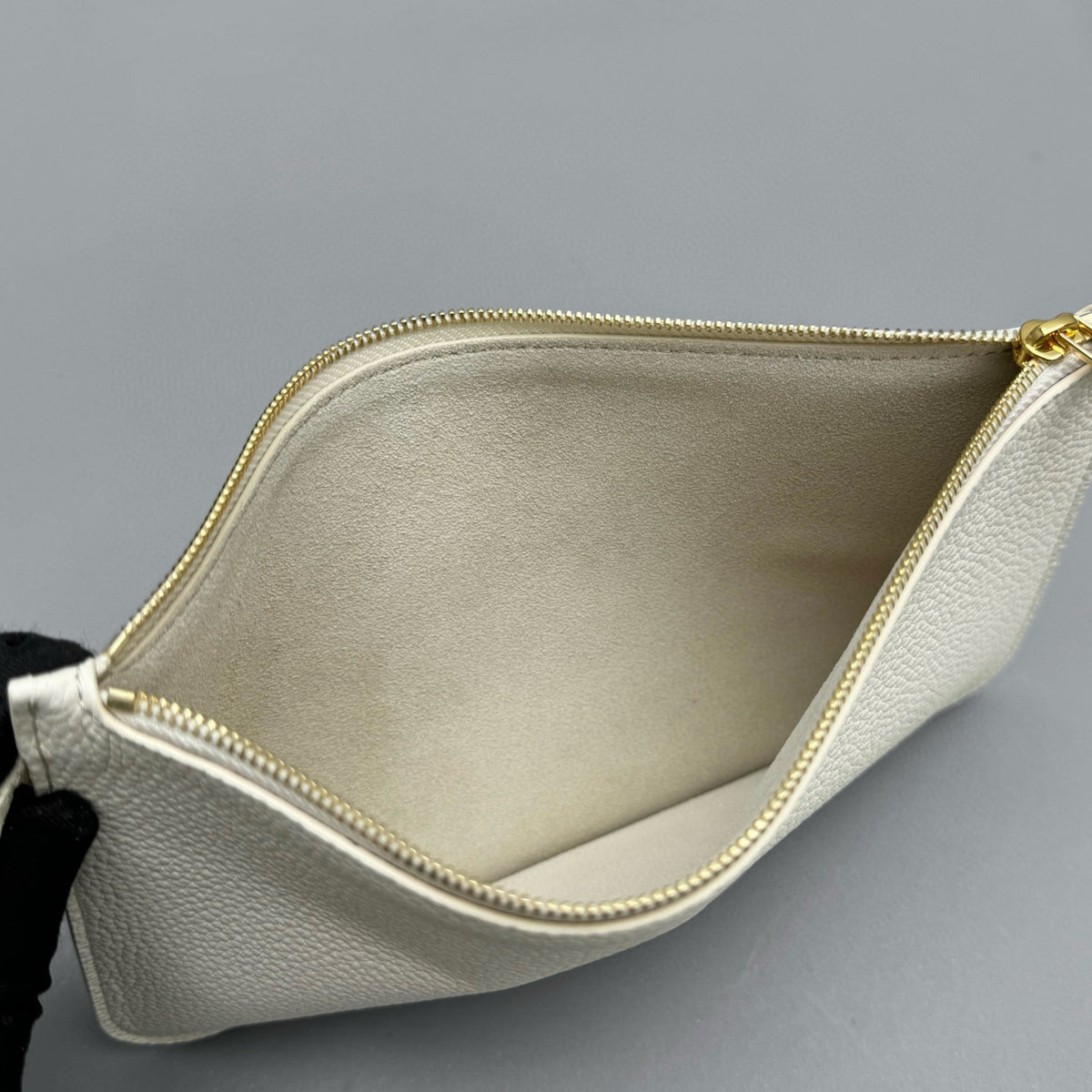 Bags- Loro P Loom Bag L32 Elegant Everyday Designer Handbag