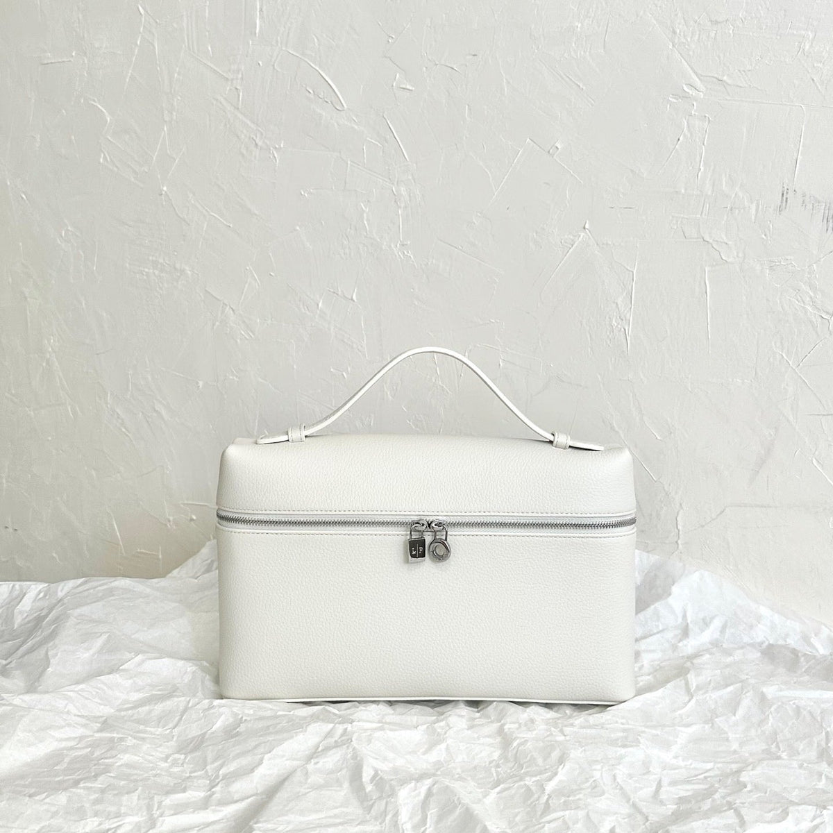 Bags- Loro P Extra Pouch L27 Elegant Everyday Designer Handbag
