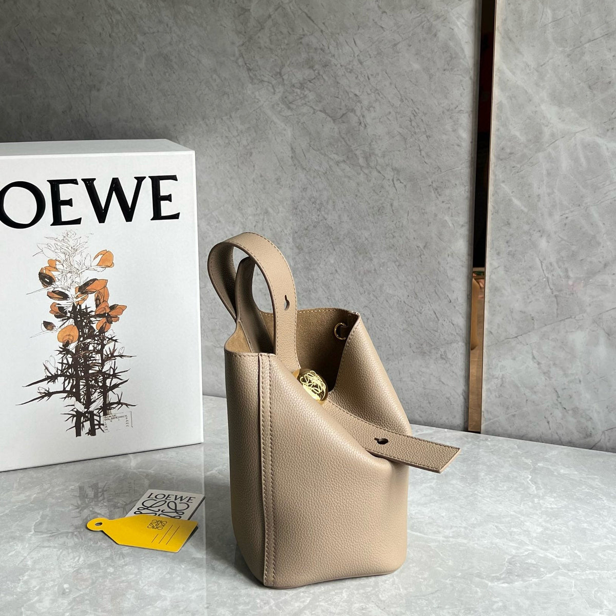 Bags- Loew Mini Pebble Bucket Bag Elegant Everyday Designer Handbag