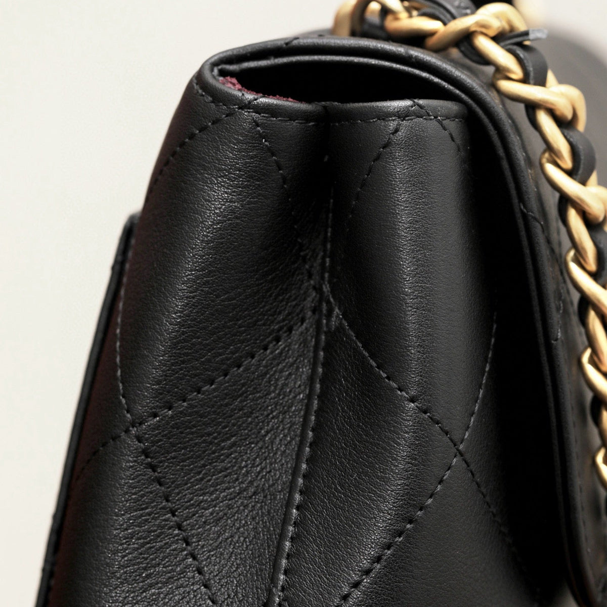 Chanel 25S Small Bag detail shot – authentic designer craftsmanship