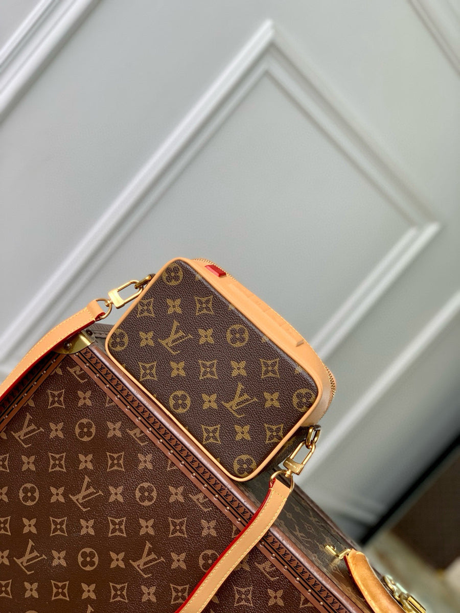 Louis Vuitton Wallets- Louis Vuitton Lou Baladeur Wearable Wallet Compact Luxury Card Wallet