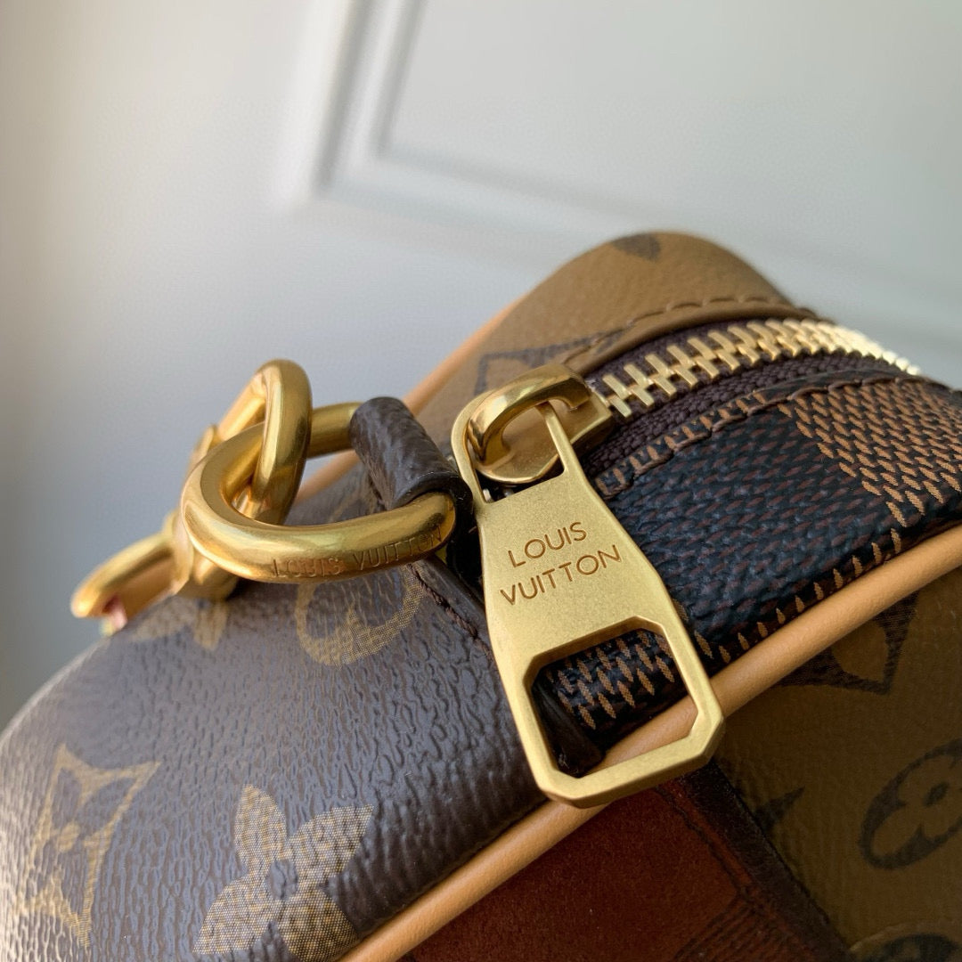 Velouxe Wallets?  Velouxe Lou Trocadero Wearable Wallet Elegant Everyday Leather Wallet