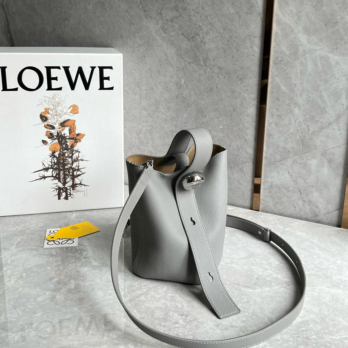 Bags- Loew Mini Pebble Bucket Bag Elegant Everyday Designer Handbag