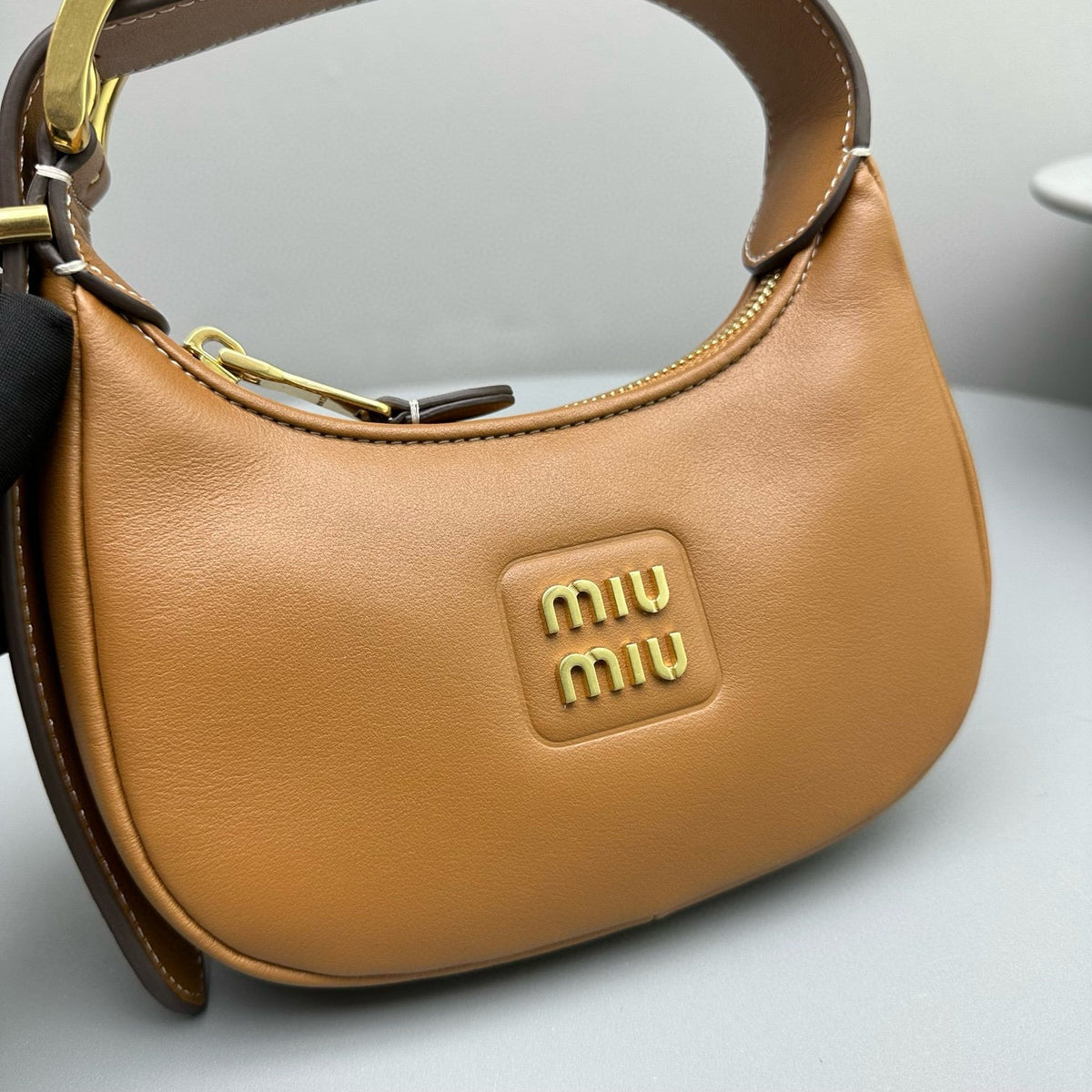 Bags- Miu M Leather Hobo Bag Elegant Everyday Designer Handbag
