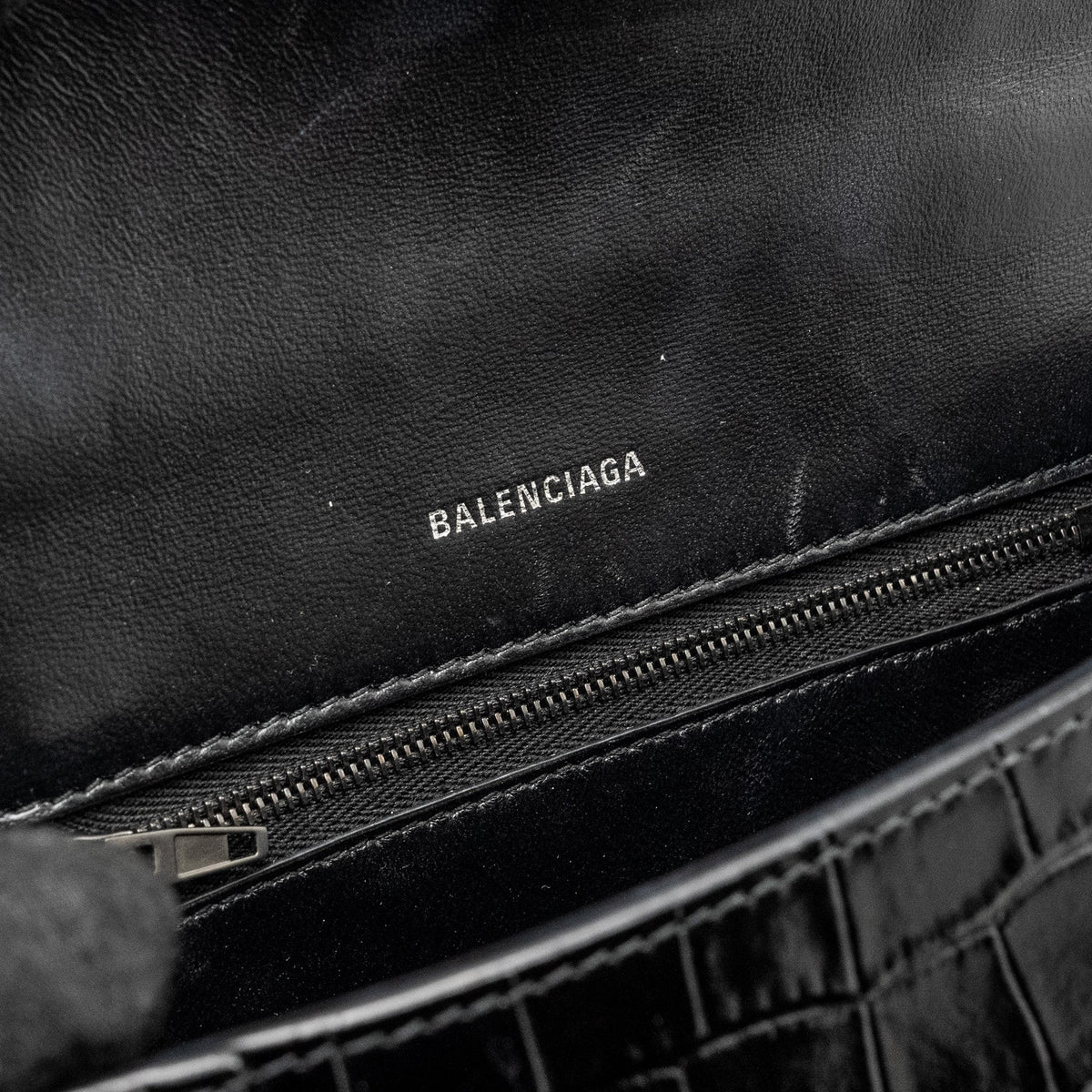 Balenciaga authentic luxury handbag Black calf craftsmanship