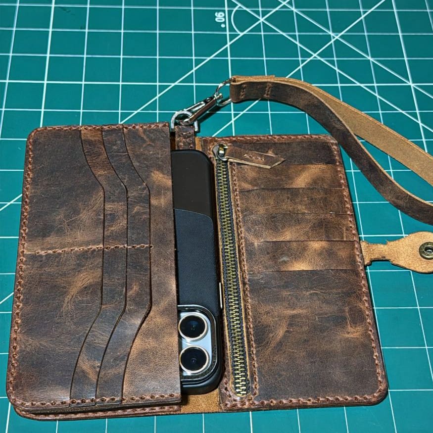 Front view of Shelly Mason Leather Wallet premium bag