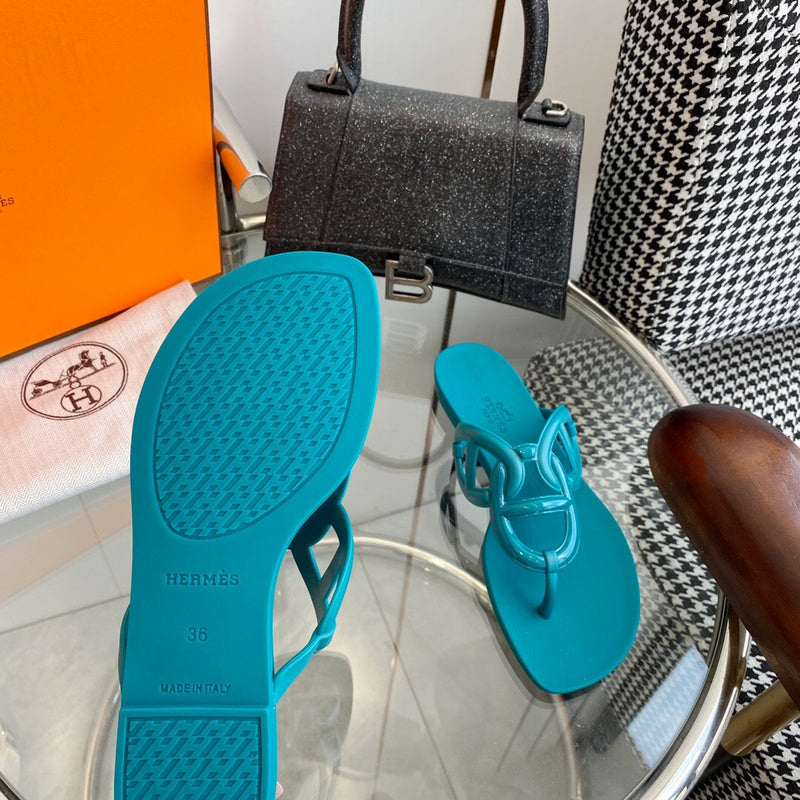 Hermes shoes Style 326 - back heel detail (alternate angle)