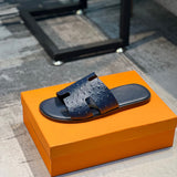 Hermes shoes Style 025 - close-up of bold signature style