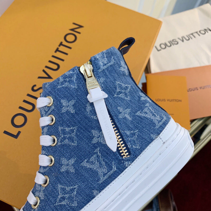 Full silhouette view of Louis Vuitton luxury piece style No.091