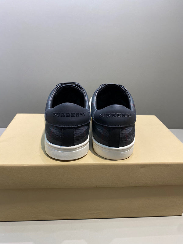 Burberry shoes Style 088 - logo and branding close-up