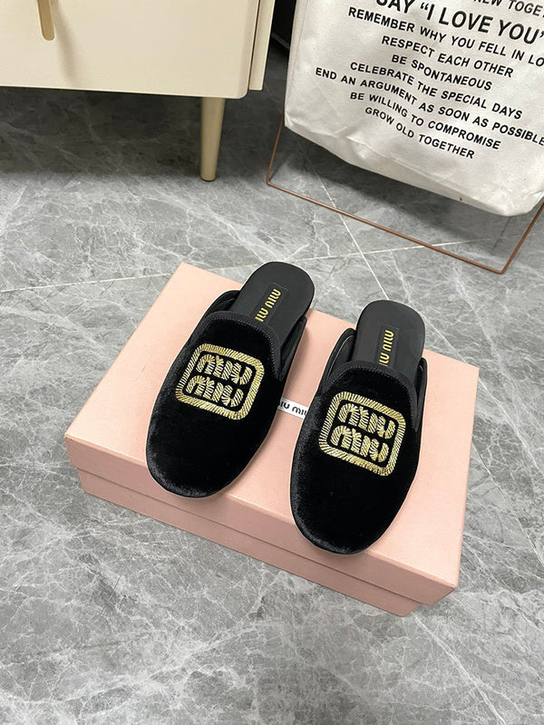 Full silhouette view of Miu Miu luxury piece style No.088