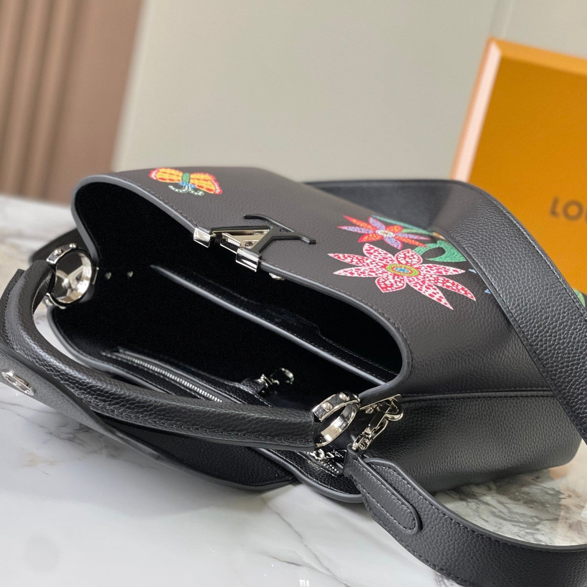Bags- Elite Carryalls Premium Designer Shoulder Bag