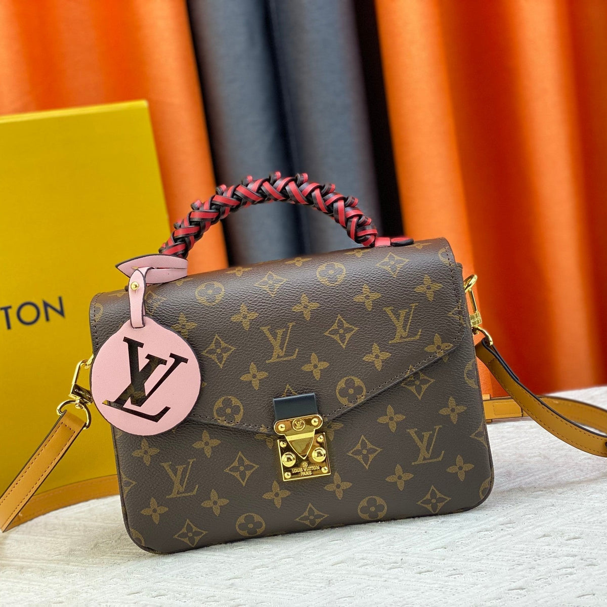 Bags- Elite Carryalls Elegant Everyday Designer Handbag