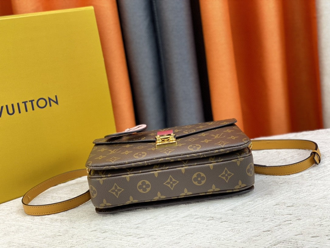 Bags- Elite Carryalls Elegant Everyday Designer Handbag