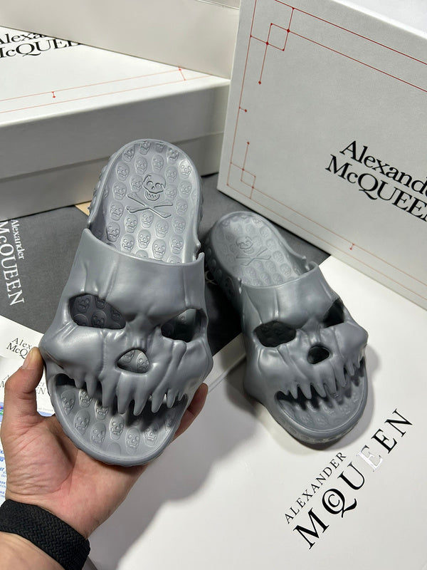 Alexander McQueen shoes Style 012 - close-up of handcrafted italian detailing