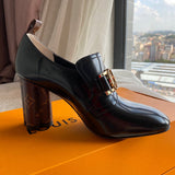 Louis Vuitton designer shoes full view