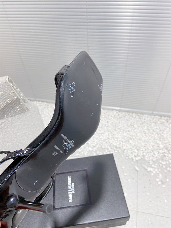 Side profile view of Saint Laurent luxury piece style No.076