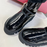 Styling view of Roger Vivier luxury piece style No.077