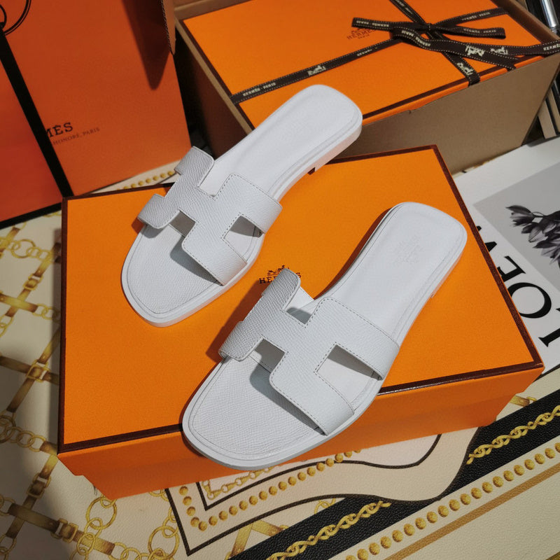 Hermès Black Platform Sandals - Detail Shot of Craftsmanship