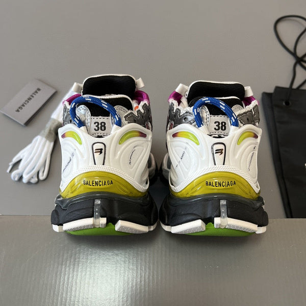 Balenciaga shoes Style 004 - close-up of bold signature style