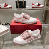 Front view of Roger Vivier luxury piece style No.047