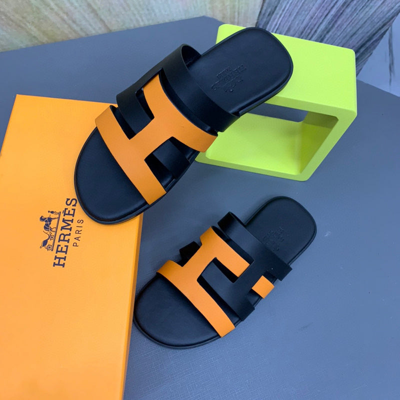 Hermès Red Platform Heels - Toe Detail View