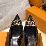 Back view of Louis Vuitton luxury piece style No.124