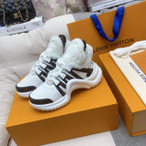 Louis Vuitton shoes Style 322 - true-to-life color detail
