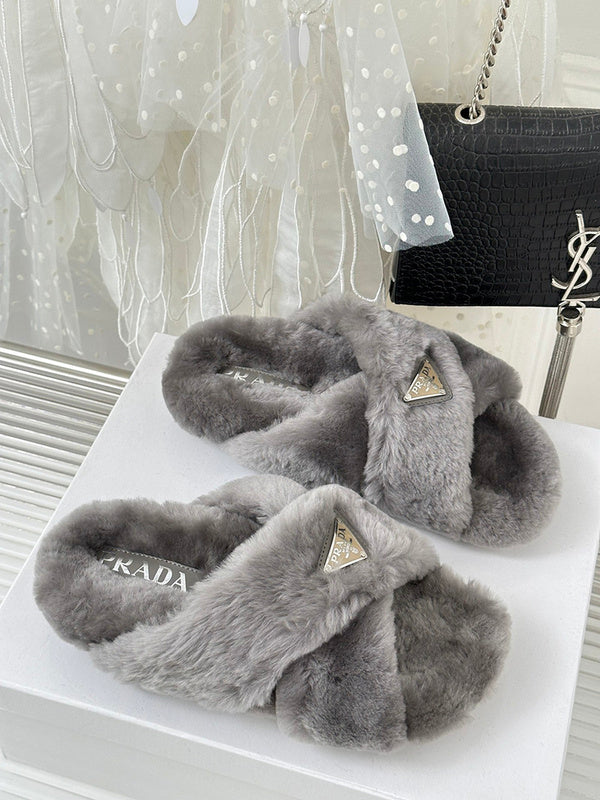 Styling view of Prada luxury piece style No.134
