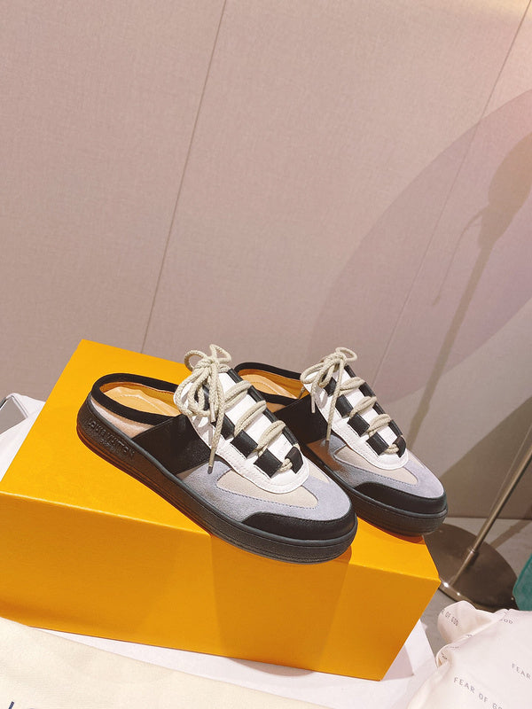 Louis Vuitton Black Pointed-Toe Flats - Toe Detail View
