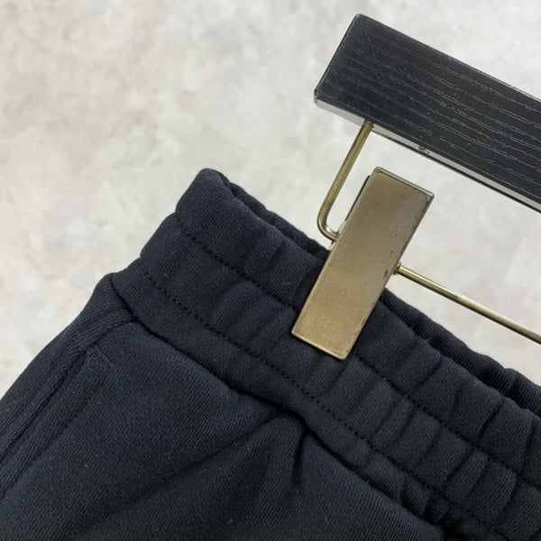 Three-quarter angle view of Burberry luxury piece style No.519