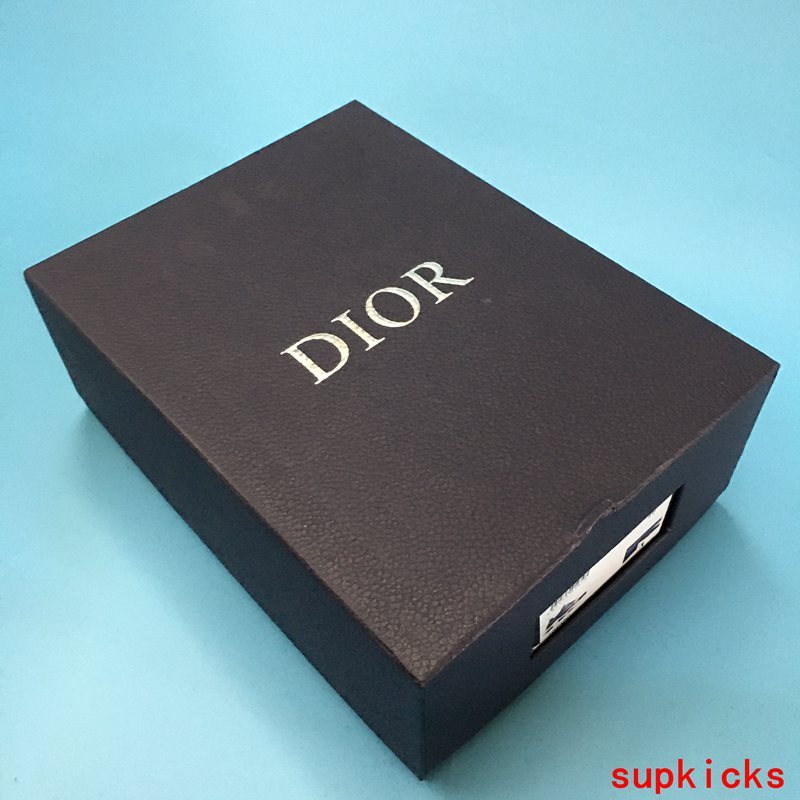 Dior shoes Style 050 - back heel detail (alternate angle)
