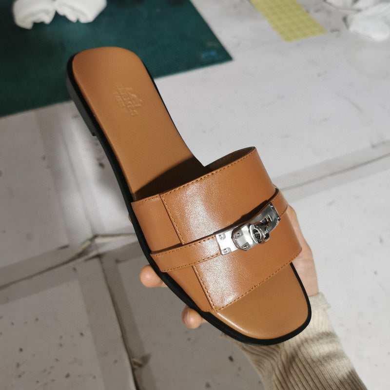 Hermès Black Block Heel Sandals - Toe Detail View
