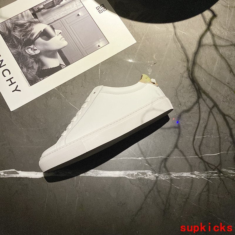 Givenchy shoes Style 065 - packaging and accessories