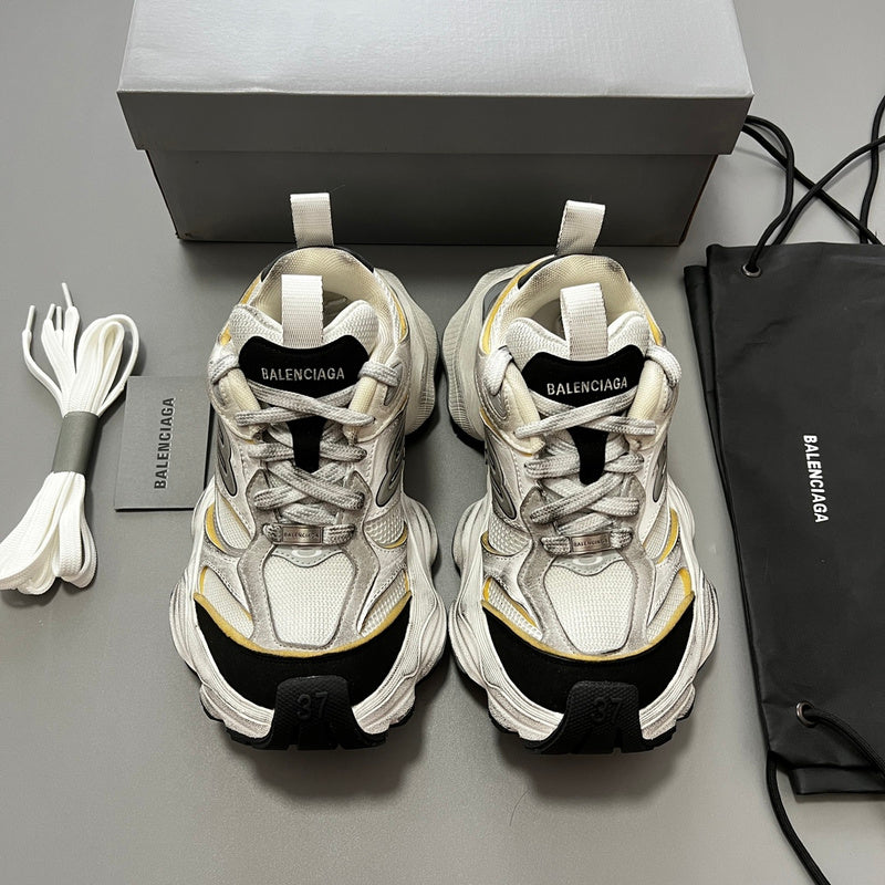 Balenciaga shoes Style 028 - logo and branding close-up