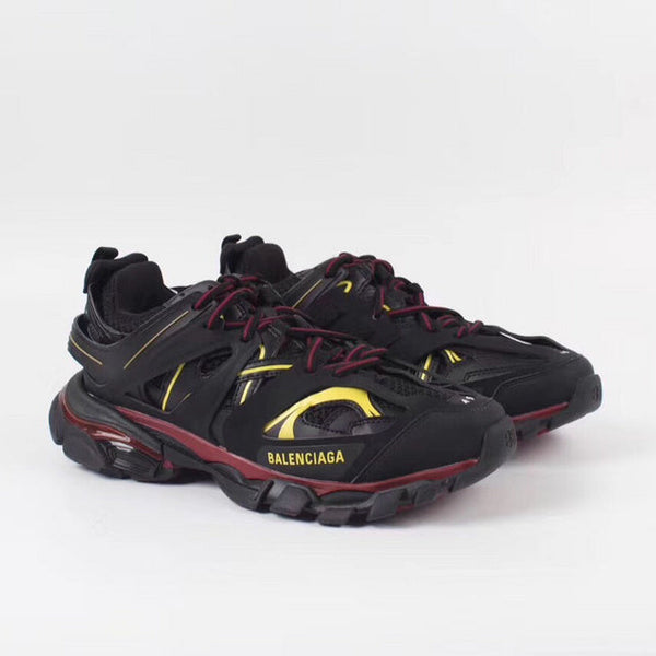 Balenciaga shoes Style 310 - close-up of bold signature style