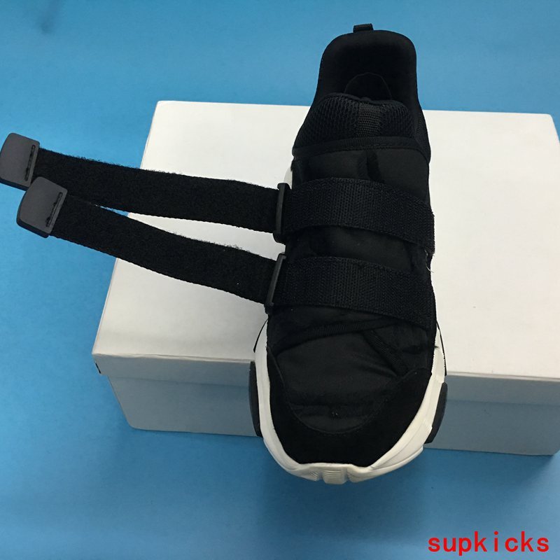 Dior shoes Style 030 - full pair display
